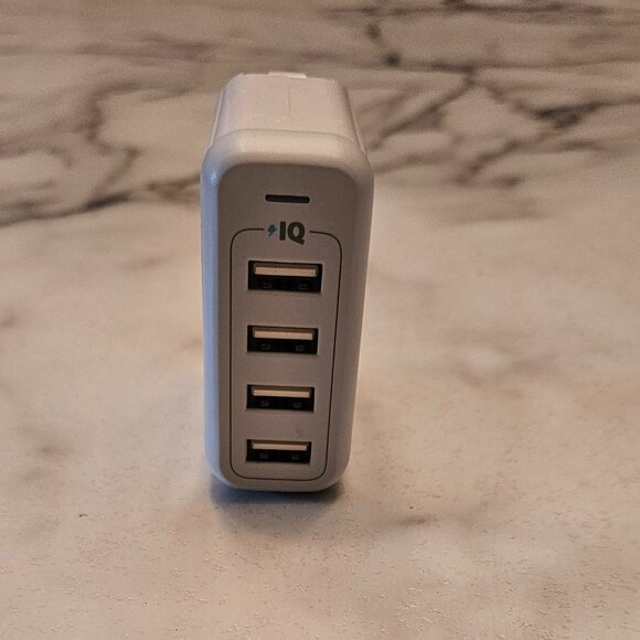 Anker 40W 4-Port USB Wall Charger with Foldable Plug - Picture 2 of 5